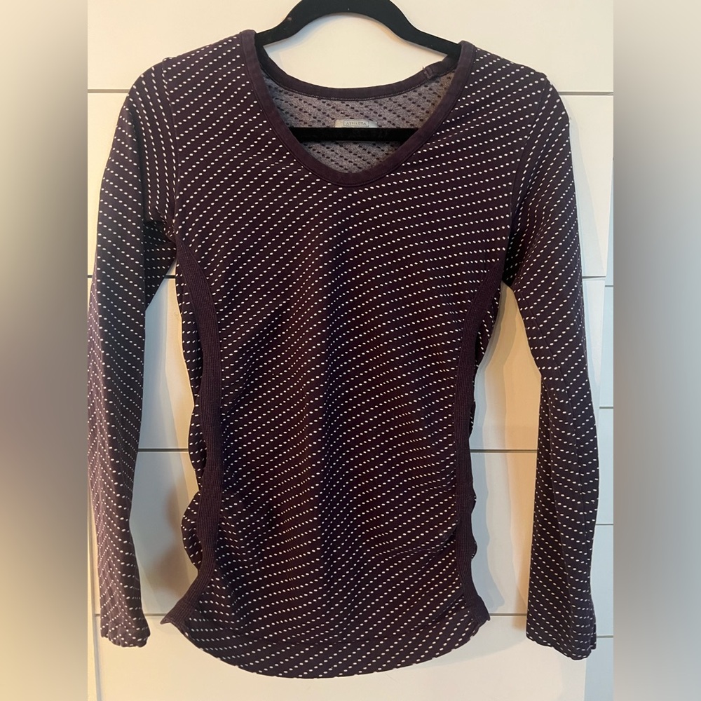 Athleta Women's Long Sleeve V-Neck Tee in Dark Purple with White Dot Print